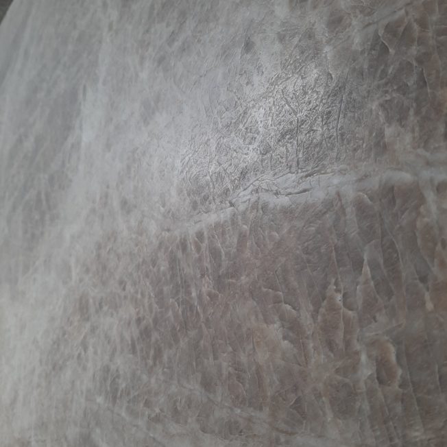 https://smige.lt/wp-content/uploads/2026/09/Taj-Mahal-Cappuccino-leather-307x201-cm-macro-09.14-aspect-ratio-652-652.jpg